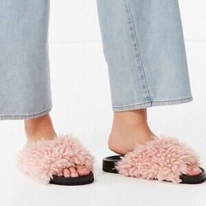 NWT Urban Outfitters Pink Faux Shearling Slides 8